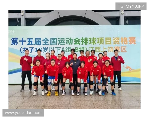 中国女排力克强敌成功晋级总决赛展现团队精神与顽强拼搏风采