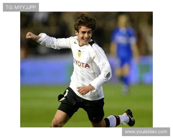 体坛花边轶事：篮球天才与足球巨星同台飙技