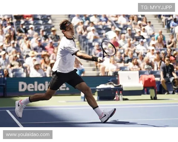 网球巨星费德勒宣布退役 引发全球粉丝哀悼与怀念