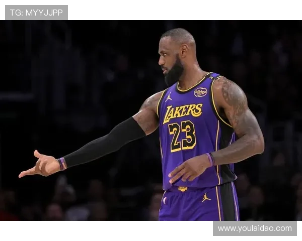 詹姆斯复出带领湖人逆袭火箭 全场砍下30分助球队迎来连胜