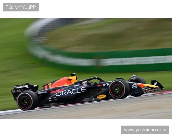 维斯塔潘再度称霸赛道 新赛季F1格局或迎重大变化引发车迷热议